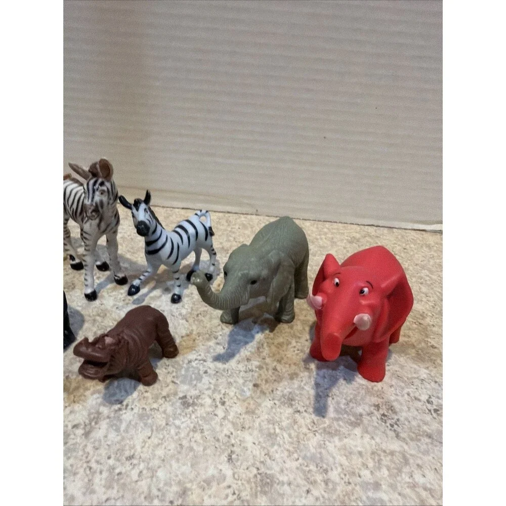 Safari Animal Figure Toy Lot 12 PC Giraffe Zebra Hippo Cheetah Elephant + Tree